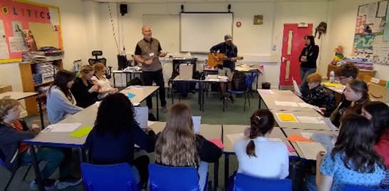 Magyar Iskola – Április