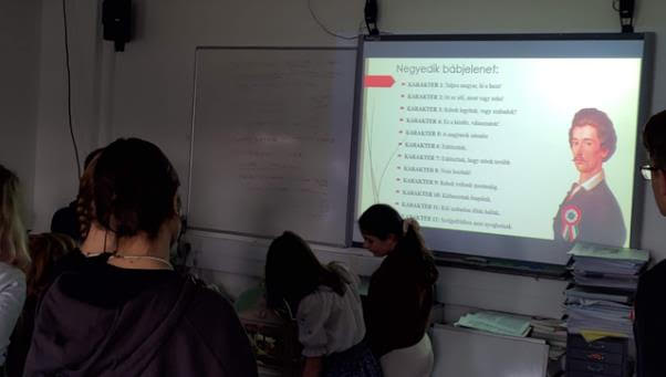 Magyar Iskola – Március