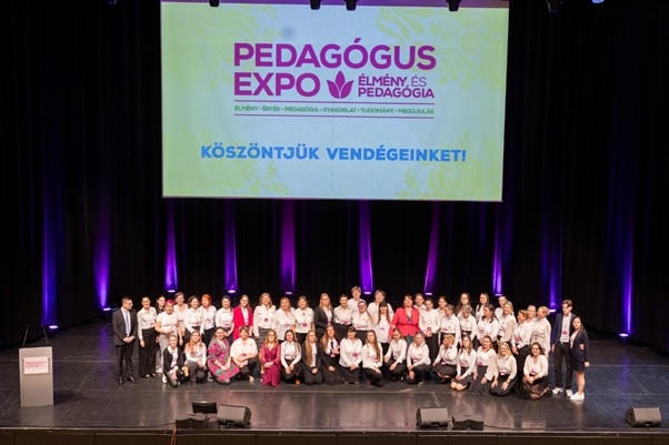 Magyar Iskola – Március